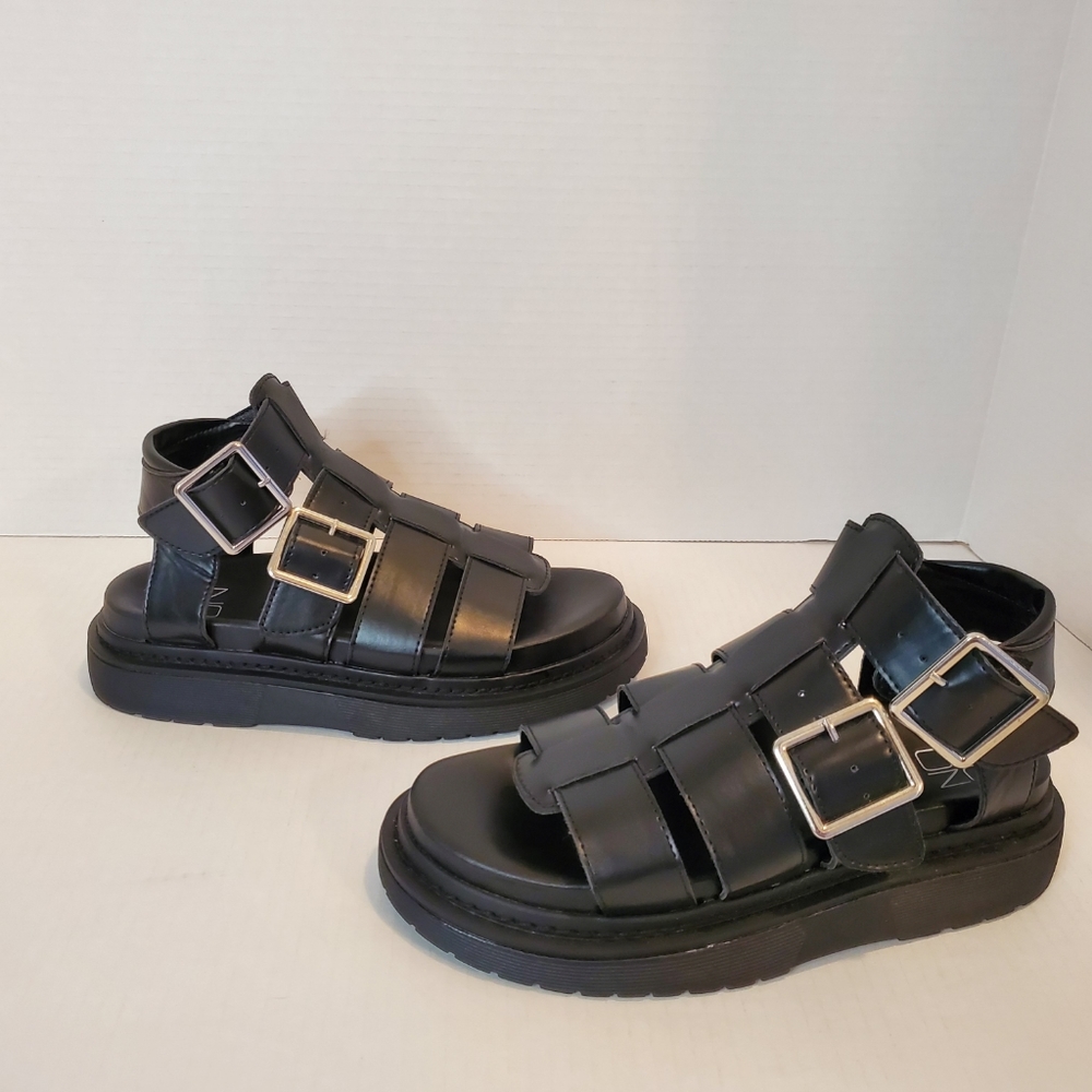 No Boundaries Women's Fisherman Lug Sole Sandals